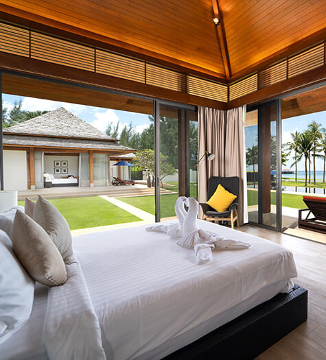 Villa Jia - king setup beachfront bedroom